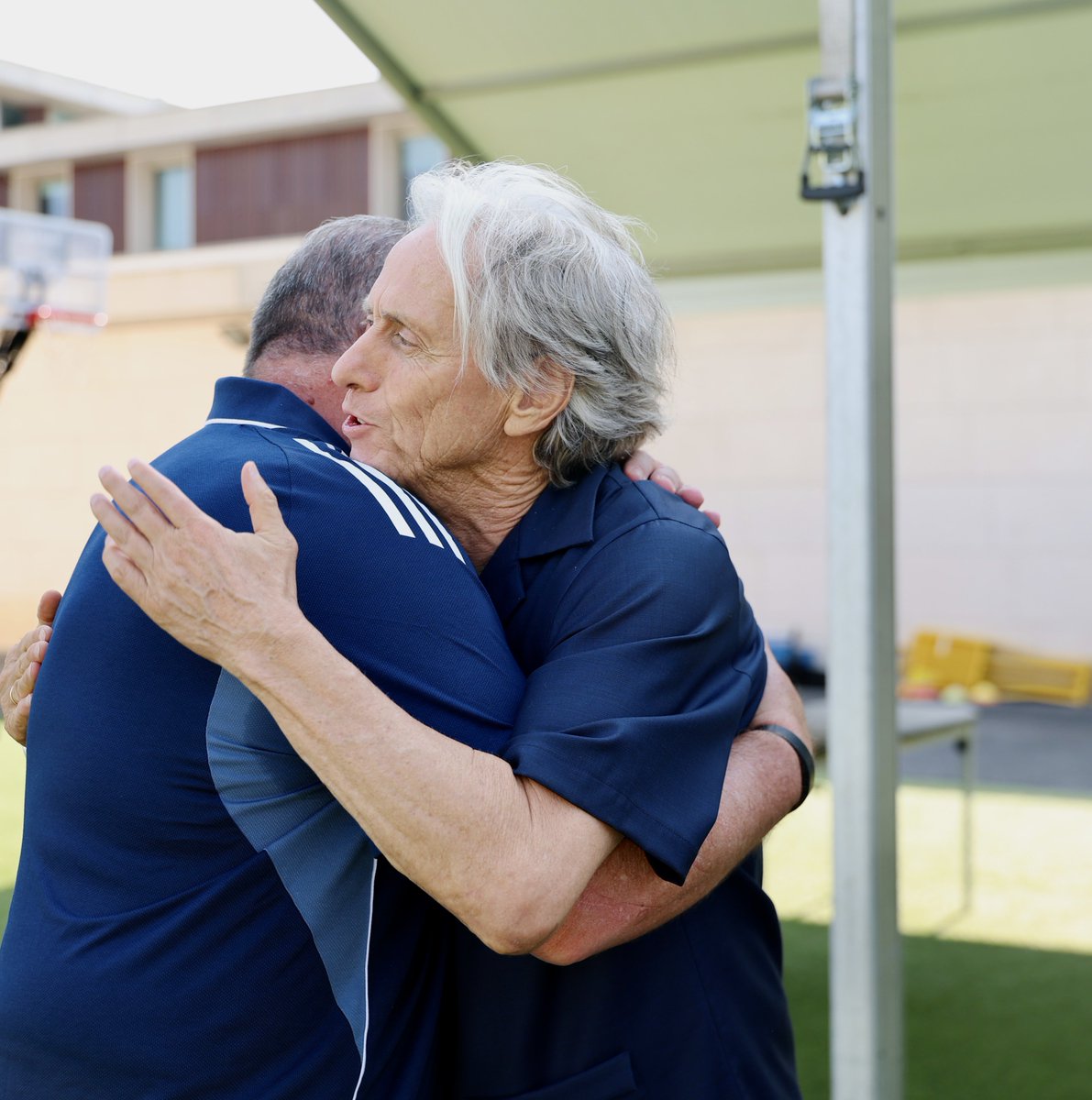 AlNassrFC's tweet photo. المهمةُ سُلّمت لقيادة النصر .. من جيسوس إلى آنج 💛 https://t.co/Drc0nKKciY