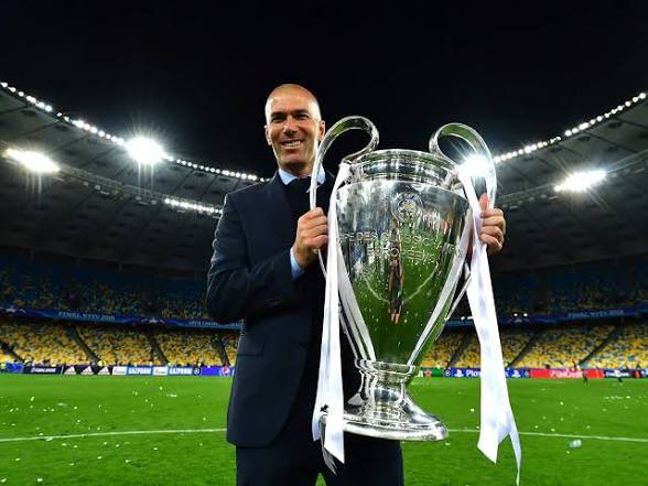 Jerrankingmedi9's tweet photo. Bias aside 

If Zinedine Zidane spent 5 years at Real Madrid and won 3 UCL while Sir Alex Ferguson spent 26 years at Manchester United winning just 2 UCL.

Then it’s ok to say Sir Alex Ferguson Manchester United tenure was a failure when it comes to Zidane five years at Madrid.

Agree or disagree ?