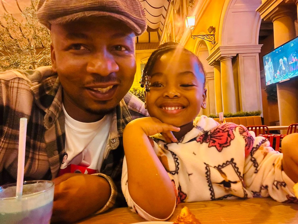 VillageGuluva's tweet photo. Brother Monde Shange has finally reunited with his daughter after a year-long custody dispute with his ex-wife, Gogo Skhotheni. I wish women could keep out kids from their issues with their baby daddies, look how happy she is. 😍😍🥹🥹 https://t.co/wUsGN8bnWn