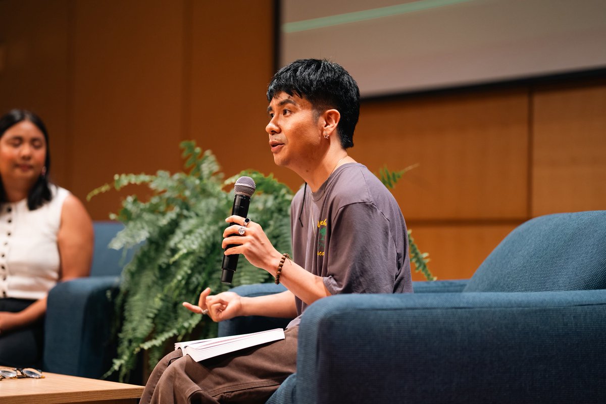du1869's tweet photo. Dillard University had the pleasure of hosting Baldwin &amp; Co. on our campus, as they held their author talk with Ocean Vuong. Ocean shared valuable insight on his latest book, "The Emperor of Gladness", and left the 500+ in attendance feeling inspired. @BaldwinBooks https://t.co/0ONh1VIdea