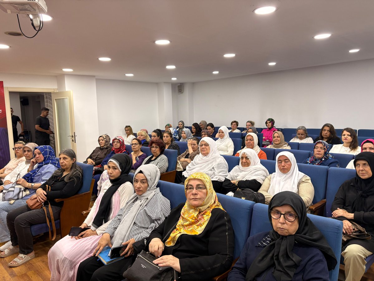 ferihaertorun26's tweet photo. AK Parti Eskişehir İl Kadın Kolları olarak haftalık Yönetim Kurulu Toplantımızı gerçekleştirdik.

Birlik ve beraberlik ruhuyla, ortak hedeflerimiz doğrultusunda çalışmalarımızı kararlılıkla sürdürüyoruz. https://t.co/NZEhLeSDVr