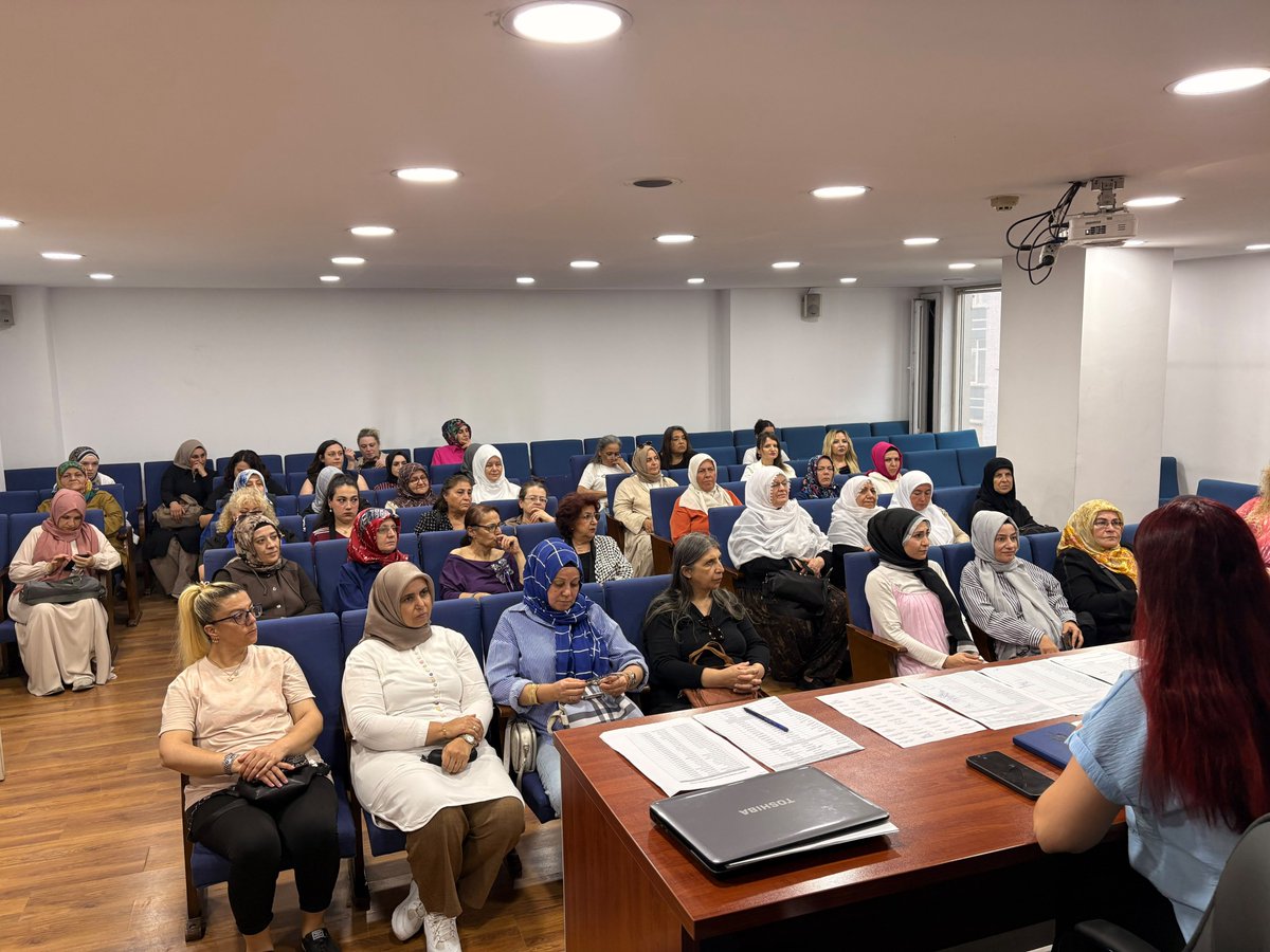 ferihaertorun26's tweet photo. AK Parti Eskişehir İl Kadın Kolları olarak haftalık Yönetim Kurulu Toplantımızı gerçekleştirdik.

Birlik ve beraberlik ruhuyla, ortak hedeflerimiz doğrultusunda çalışmalarımızı kararlılıkla sürdürüyoruz. https://t.co/NZEhLeSDVr