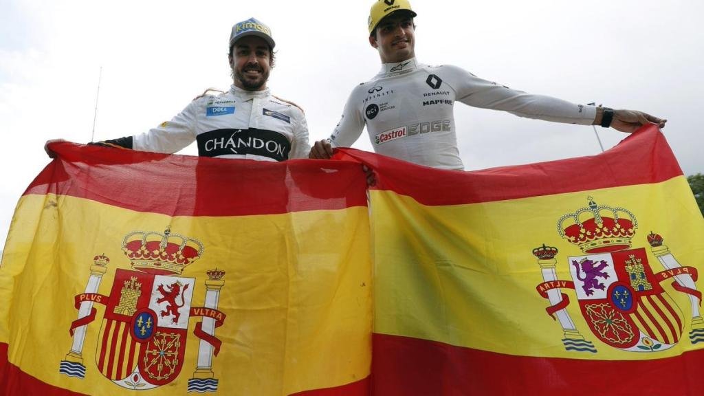 Alissonofabitch's tweet photo. Fernando Alonso y Carlos Sainz jr ganan 35 y 20 M de euros al año.
Sin entrar a valorar a 2 tipos que acaban las carreras cuando el resto ya se ha duchado, hablemos sobre lo avaro y mezquino que debes ser para, siendo tan patriota, residir en Mónaco para ahorrarte unas perras. https://t.co/17kkwcFTne
