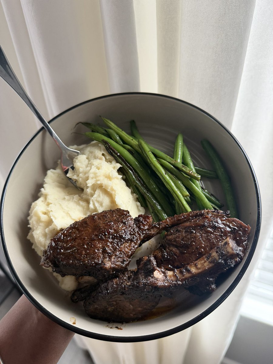 simonesvintage's tweet photo. Honey jerk lamb chops are my fav thing to cook besides Penne alla vodka 😋 https://t.co/PUPW9KxZlw