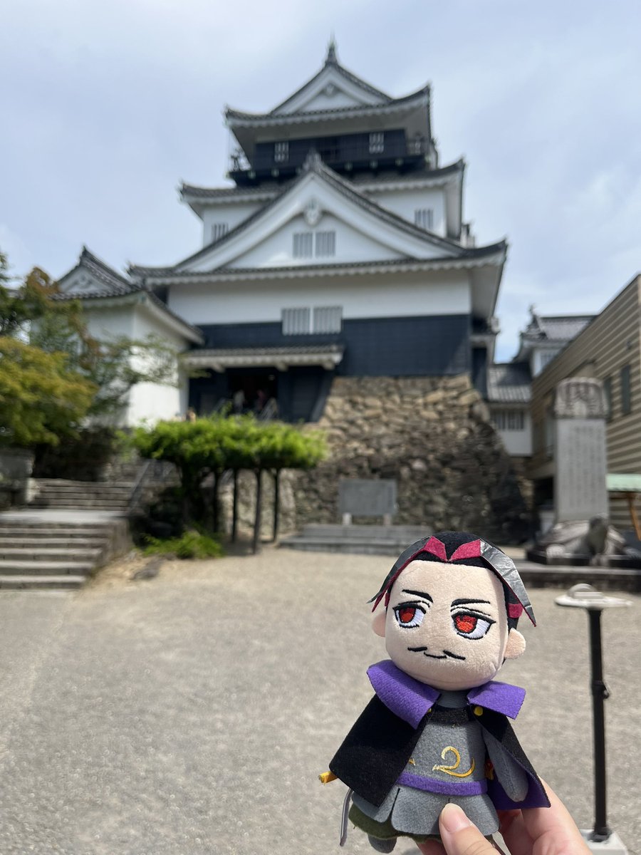 QSx5m's tweet photo. 一昨日はフォロワっさんと合流して岡崎城行ってました😊✨️
家康公とか忠勝をGET（城めぐりの武将スカウトのやつ）できてうれぴ🐣 https://t.co/cvl6Seqooa