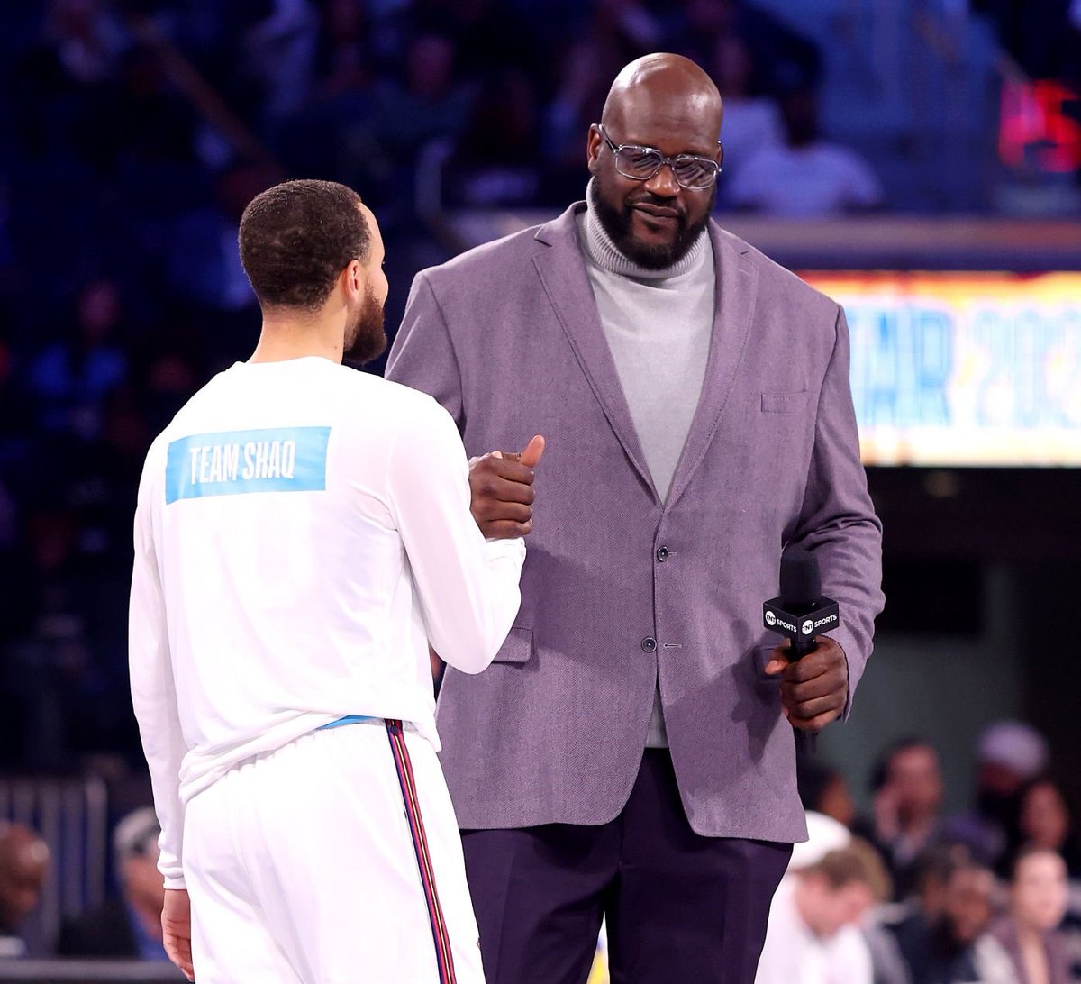 camisa_23's tweet photo. 🚨 Shaquille O'Neal quando perguntado sobre o que Steph Curry deveria fazer:

"O legado do Steph Curry já está completo, sabe por que está completo? Porque enquanto todo mundo estava falando sobre o LeBron ser o número um ou número dois, esse garotinho de pele clara dominou na era do LeBron e ele derrotou o LeBron"

Concorda com o Shaq? O legado do Curry já tá completo? 👀

🗞️ Stephen A. Smith Show
📸 Ezra Shaw