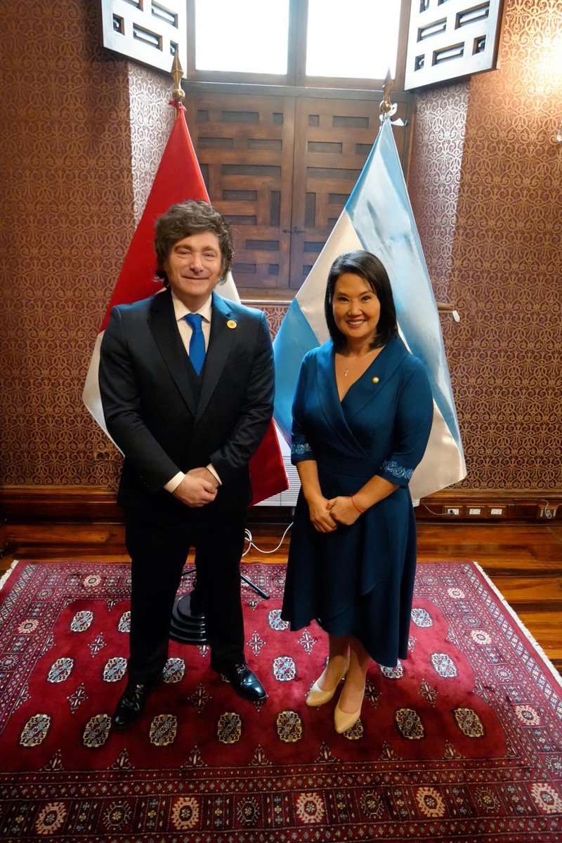 LLibertadAvanza's tweet photo. LA DERECHA Y EL ORDEN SEAN UNIDOS

El Presidente Javier Milei en la asunción de la Presidenta Keiko Fujimori en Perú.

VIVA LA LIBERTAD EN TODA AMÉRICA LATINA CARAJO!!!!!!! https://t.co/j5QTVVwuwn
