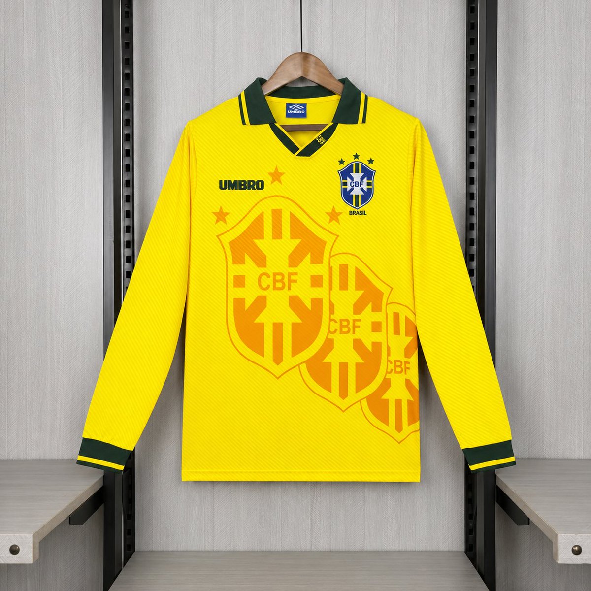 viniisandrini's tweet photo. Querendo camisa de time e esquecendo que seu amigo aqui tem loja? 🤌⚽

Pra quem não sabe: a Ginga Collection é minha! Só importada qualidade 1:1 (impecável).

Bora fortalecer o corre! Segue no insta e garante o manto novo 👇

https://t.co/I7UShByJa2 https://t.co/jB48dvDQKK