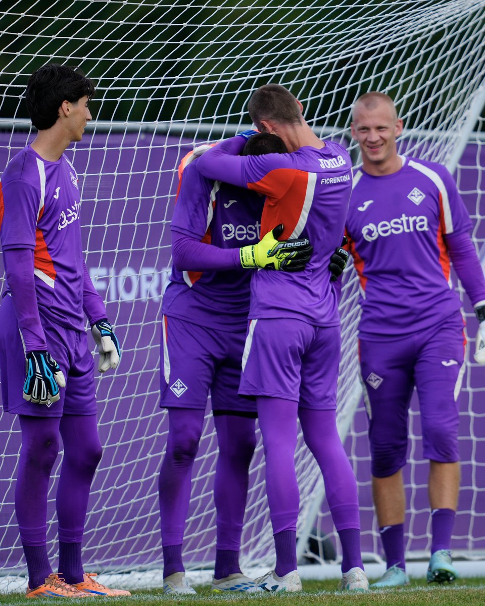 acffiorentina's tweet photo. 💜🧤⚜️ https://t.co/65MuPZ6Lw3