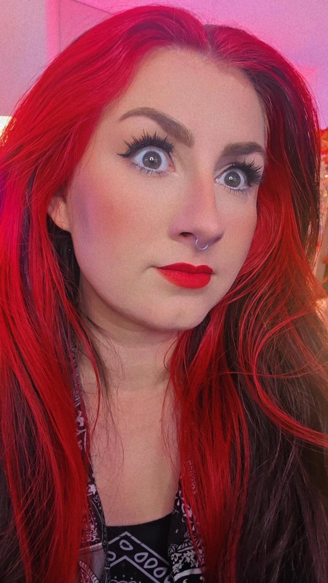 Knightenator's tweet photo. The face of a woman whos going to make a 24 person Meccha Chameleon lobby and allow everyone to join

https://t.co/B9hWi8cndQ https://t.co/d80RCc2vR4
