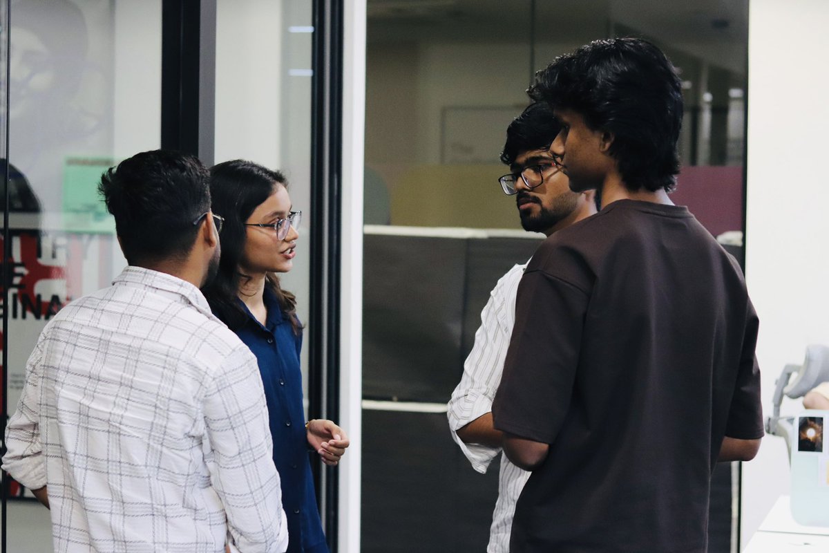 og_guild's tweet photo. Claude Conversations Bhopal India 🇮🇳 
People have serious questions about AI, about their kids, about jobs and also where their data goes. 

To answer all these questions we hosted the Claude Community Conversations last week in Bhopal India https://t.co/PrOFndSXPE