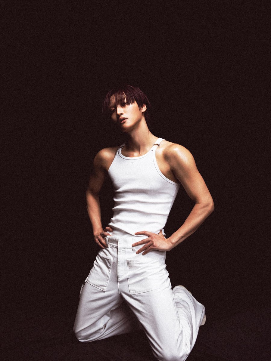 limitlessrizz's tweet photo. [ SNS 📰 📲]

AB Negative's debut album jacket shoot sneek peak with Front man looking stunning in the all white outfit, Hikaru Gojo with the preferred and stage name, Mikaelangelo https://t.co/Vy3XqqNK1A