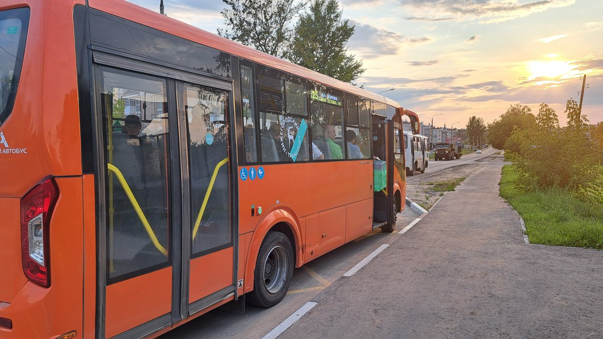 2zh2o's tweet photo. От нас до Горького ходил 130экспресс и 125й маршрут. Как переименовали в Нижний маршруты на сотню увеличели номера. Привыкпл долго. Но сейчас совместную маршрутную сеть делают и вместо 225 пустили на этой неделе 125 (40₽ как городской плрская цена) нафига, спрашивается,  225 был https://t.co/SFPOf2UOo9