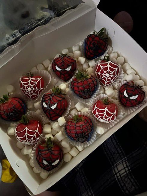RPC0FFEE's tweet photo. ♡゙  🥞 𝓟edido: 𝓢pider man

  𝓓e: 🤠
  𝓟ara: @ferrandriguez 

💌 — ℳensagem: Um mimo pra você, paixão :) https://t.co/RcNjJmpLLO