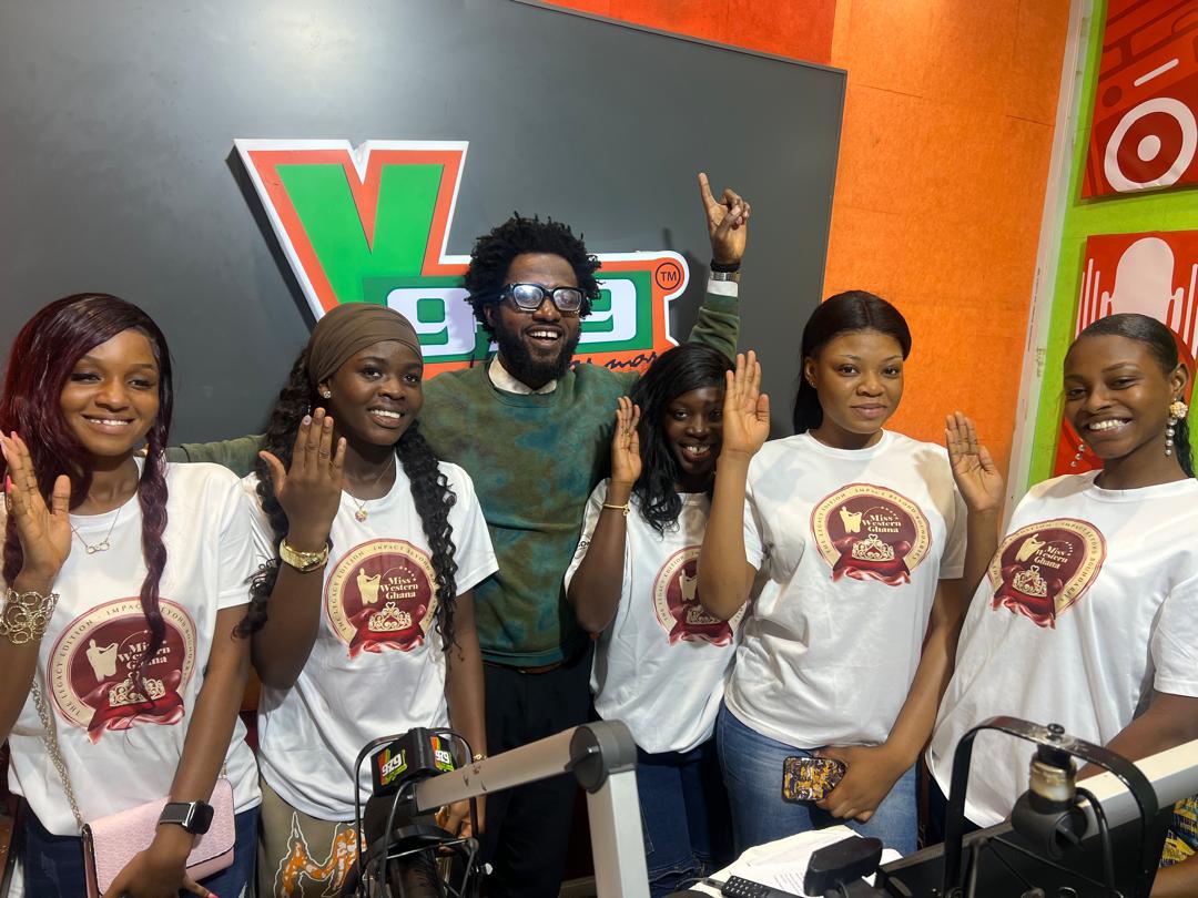 Y979FM's tweet photo. Miss Western Ghana finalist! 👑🔥

We laughed, we bantered, and they completely took over #TheDryve with @PmTheFinestMc ! Absolute beauty, brains, and straight heat on the mic today. 

#YFMGhana  #MissWesternGhana https://t.co/g5ykMnynHZ