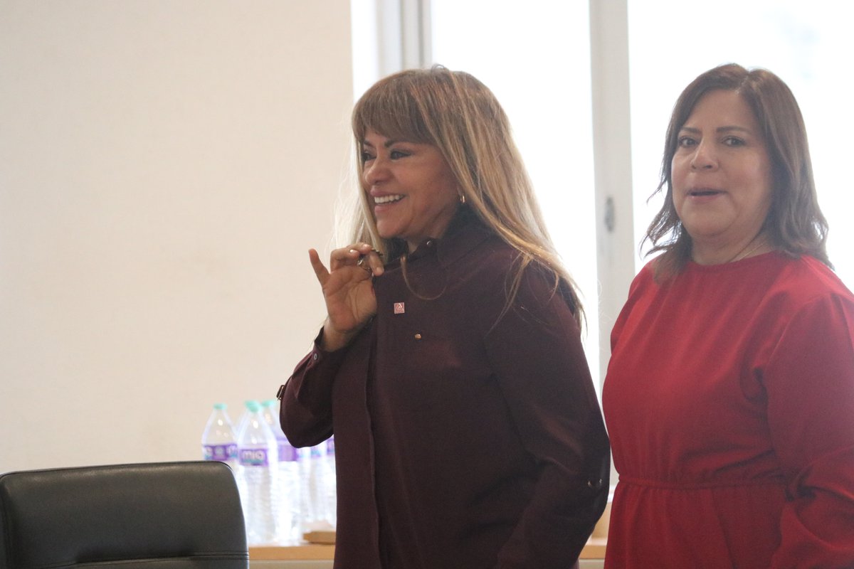 fmhdz's tweet photo. Hay mujeres que no solo ocupan un lugar, sino que tienen la valentía de crearlo para que otras podamos llegar. Martha, hace 15 años abriste ese camino al presidir la Sección de Mujeres CANACO e inspirar a muchas de nosotras a creer que también pertenecíamos ahí. 💗 https://t.co/Faio0RbncS