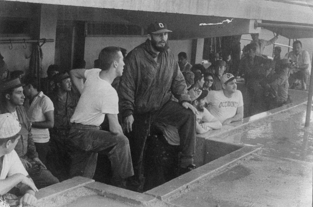 FSoldadodeIdeas's tweet photo. 📅4 de agosto de 1968 📸Fidel junto al Che vistiendo los uniformes de los equipos de pelota nacional, orientales y occidentales, en la Ciudad Deportiva de La Habana.

https://t.co/tmKApfuF0Q
#100AñosConFidel #Cuba #SomosContinuidad #RevoluciónCubana https://t.co/bfQoNcFpM2