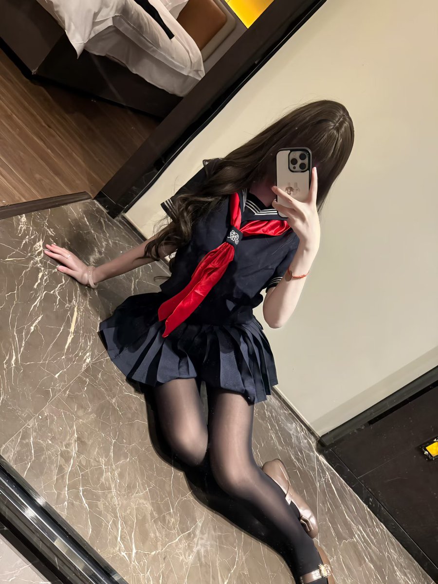 xiaohan202601's tweet photo. 大家好……不，我不配说大家好

我叫小涵，今年20岁，我表面上装得像个正常人，甚至偶尔还会摆出高傲的样子，可其实我骨子里就是个贱到骨头里的奴隶胚子。现在，有人命令我必须彻底释放这份下贱的奴性，不准再掩饰。于是我只能红着脸、含着耻辱在这里写下这些话 https://t.co/gUOjpbg0QQ