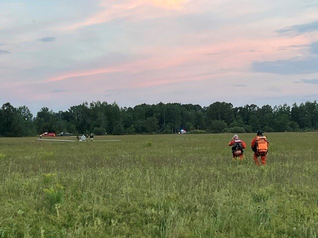 OperationsArc's tweet photo. Le 25 juillet, un CH-146 Griffon de 424e escadron de transport et sauvetage est intervenu à la suite d'un accident de planeur survenu au nord de l'aéroport de Pontiac, au Québec. L'équipe de recherche et de sauvetage a réussi à transporter la victime vers un hôpital de la région. https://t.co/vH5NosDlR6