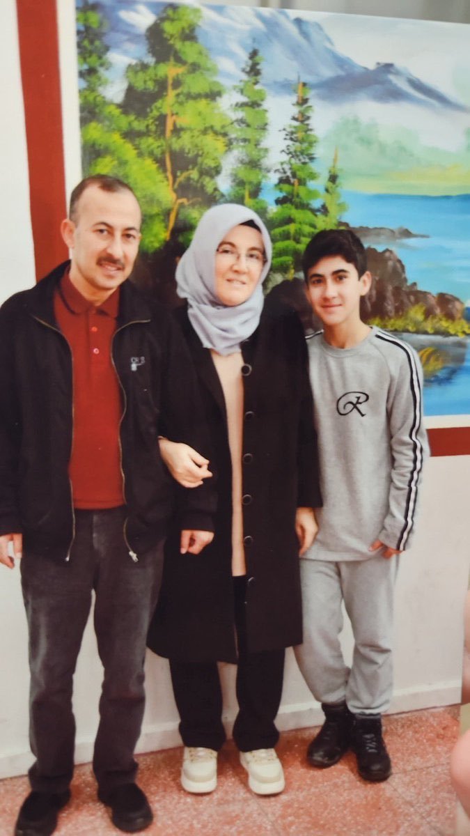 ozguradamm1's tweet photo. Bir eşin çaresizliği:

“Ziyarete gittiğimde eşim yerinden kalkamıyordu.”

Bir insanın hayatı tehlikedeyken bürokrasi beklenemez.

Asuman Birinci için acil adım atılmalı.

@SemaSilkin 

KeyfiTutuklamaya SON https://t.co/V5up1OLQVP