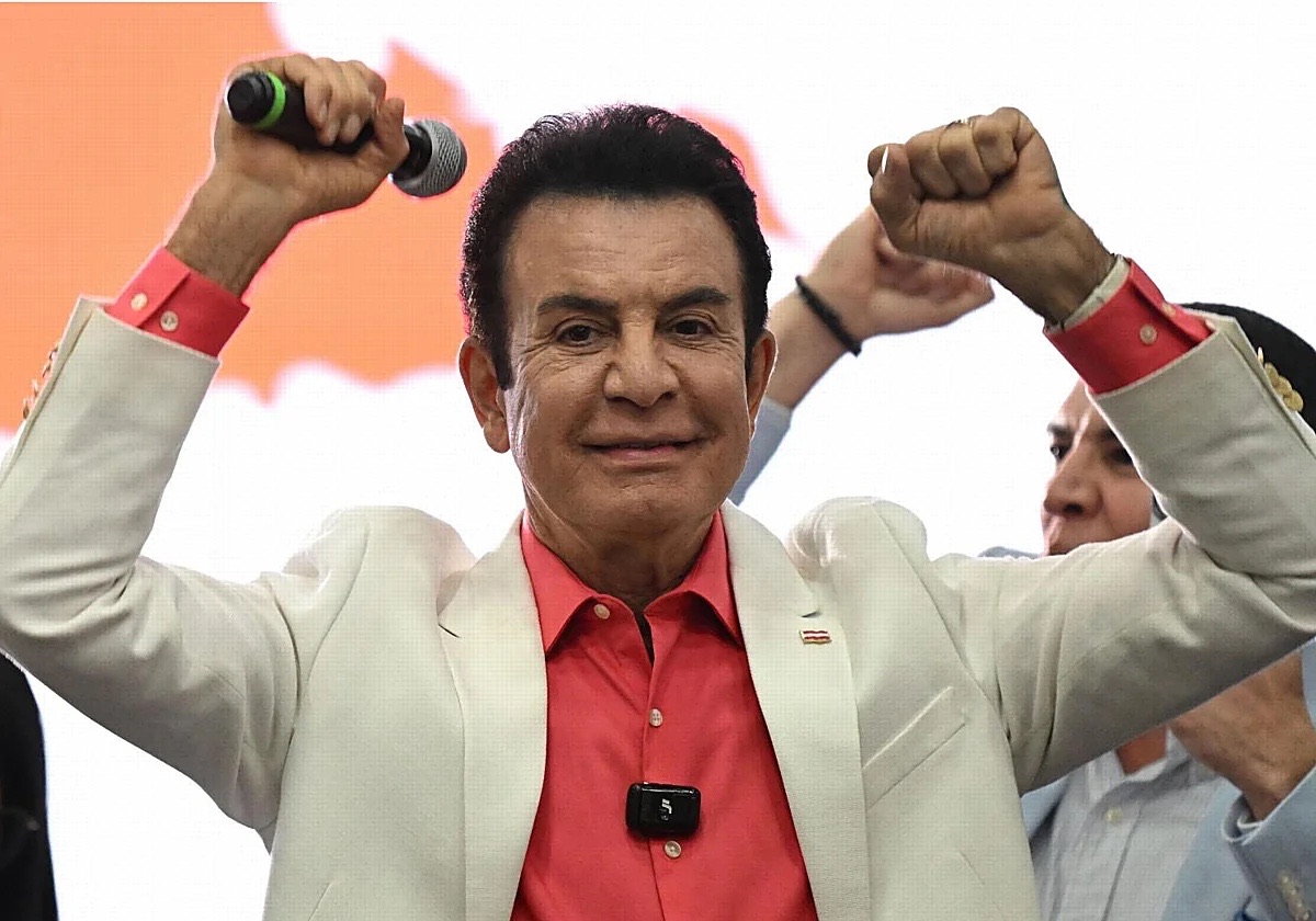 CesiaMejiaHN's tweet photo. ➪Nasralla y no Papi… La percepción ciudadana sobre el resultado electoral es que Salvador Nasrralla ganó las elecciones generales de 2025 según el 60.6 % de la población. Mientras que el 31.7 por ciento señaló a Nasry Asfura y apenas el 4.2 por ciento mencionó a Rixi Moncada, según los datos revelados por el Equipo de Reflexión, Investigación y Comunicación de la Compañía de Jesús (ERIC-SJ), quienes divulgaron la decimoquinta edición de su Sondeo de Opinión Pública, titulado 15 años de voces, datos y memoria.    

 #lifestyle #cmnews #noticias #honduras #Nasralla