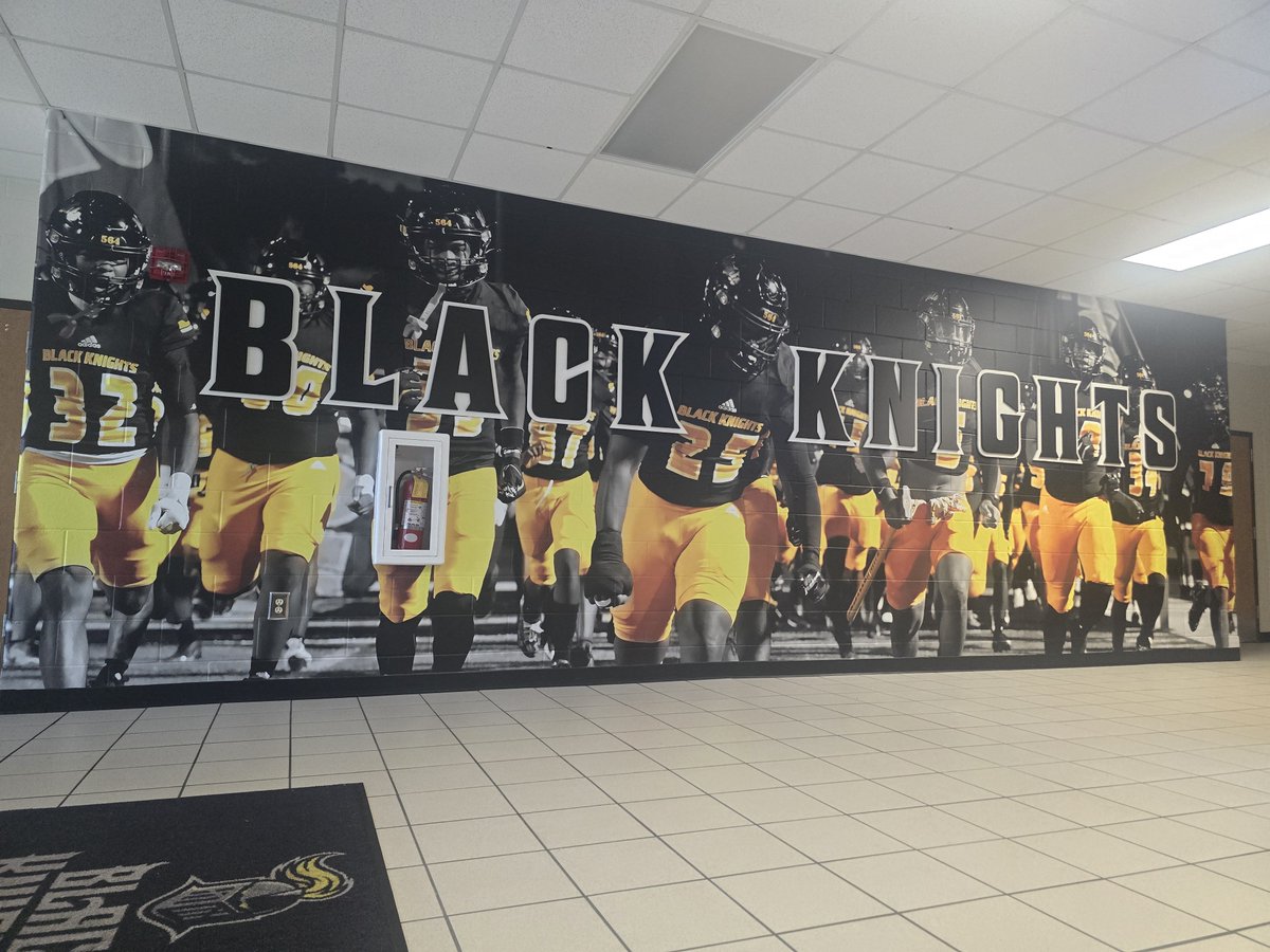 tbanks1906's tweet photo. Make the BIG TIME where you ARE - Frosty Westering 

If your Dreams don't scare you, they aren't BIG Enough!

Upgrades to the Inside of the Clyde J. Strickland Fieldhouse!

#564WCrogan
#DefendTheCastle
#PayTheFEE https://t.co/KRhcTDw7d8