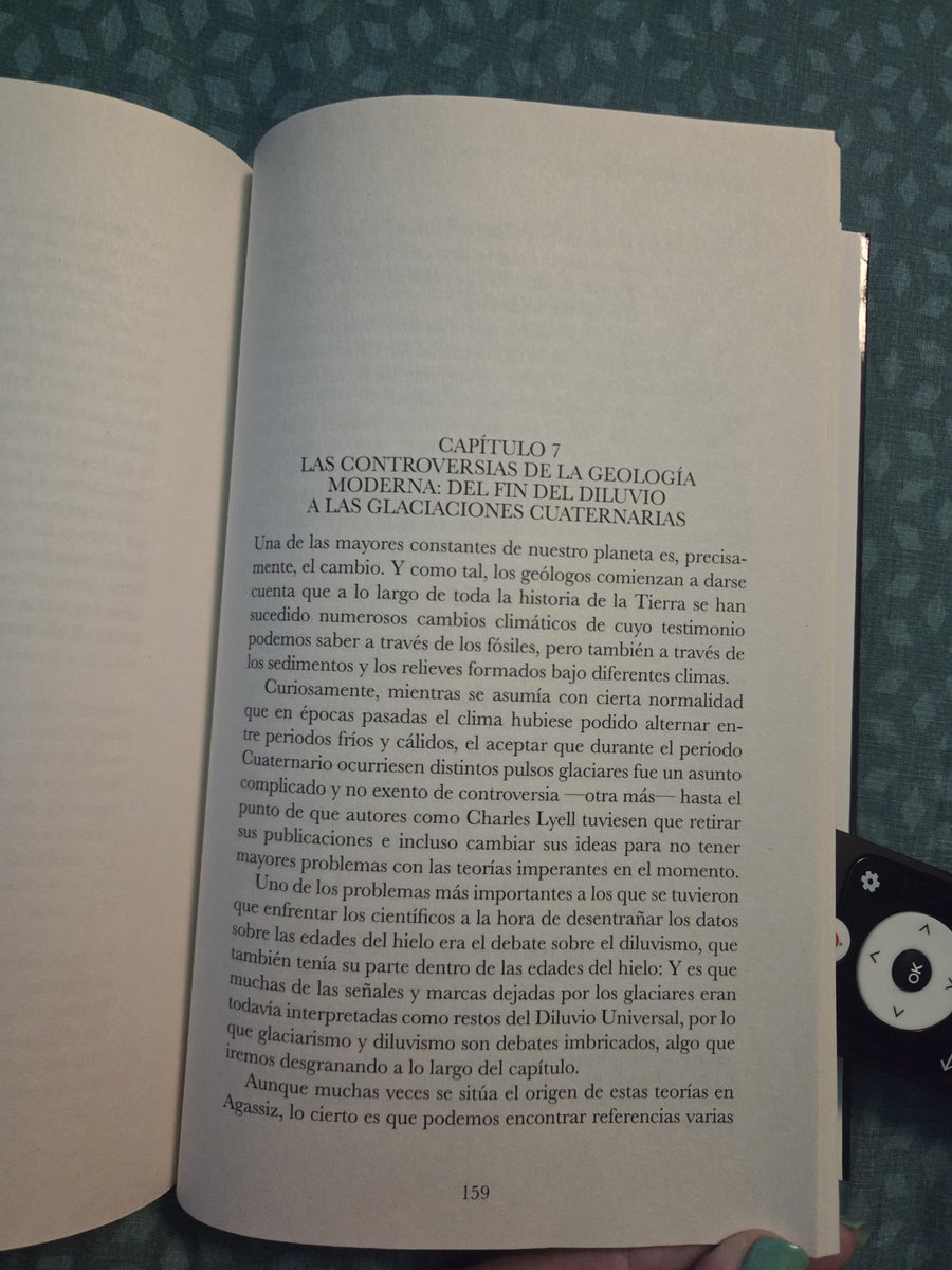ninsunin's tweet photo. Leyendo "Todo lo que hay que sobre geología" de Nahúm Méndez, no solo me he encontrado un montón de faltas de ortografía, sino que encima hay segmentos que se repiten palabra por palabra de una parte del libro a otra. 

Página 159 VS 192 https://t.co/2ebcqNym26