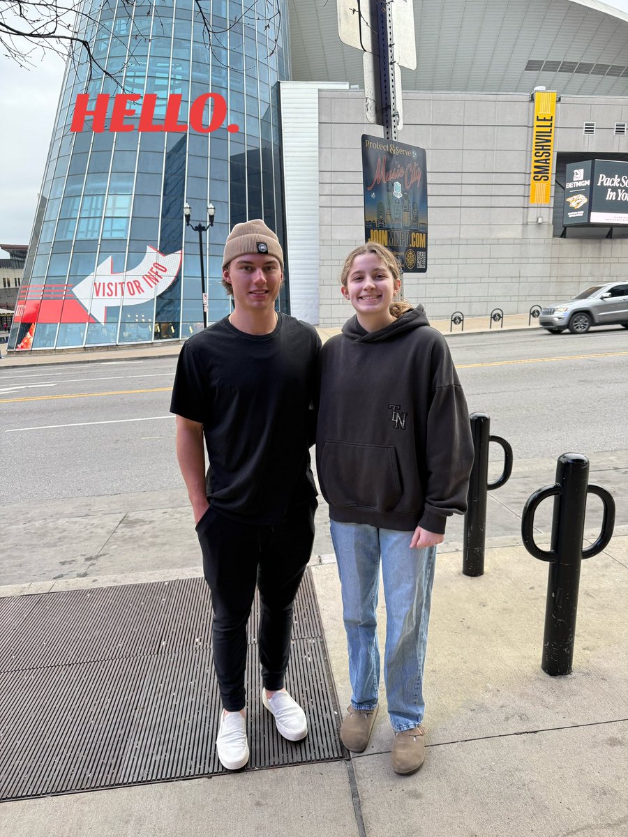 bedsypuck's tweet photo. What if our fan asked us to take a picture of her and bedard but we took a selfie instead https://t.co/rTTLIpofZo