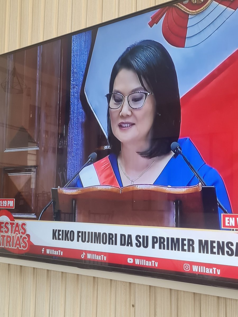 chntulip's tweet photo. Quédate que con quien te mire como Milei mira a Keiko https://t.co/IUI18gHMj4