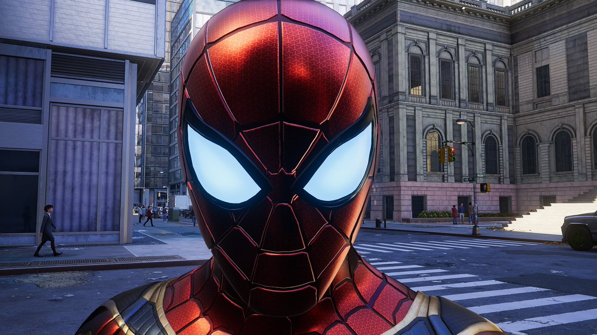 WillyR163's tweet photo. The four MCU Iron Spider fans logging on today to see that the day one bug with the eyes still isn’t patched https://t.co/573TWBvdCl