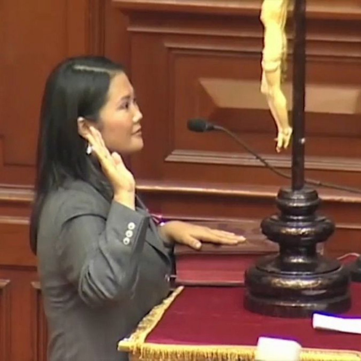 alecespedes_ok's tweet photo. 2006: Keiko Fujimori jura como congresista, la más votada por Lima.

2026: Keiko Fujimori jura como presidente de la República, primera mujer elegida.

20 años después lo logró https://t.co/D0fO5tMS89