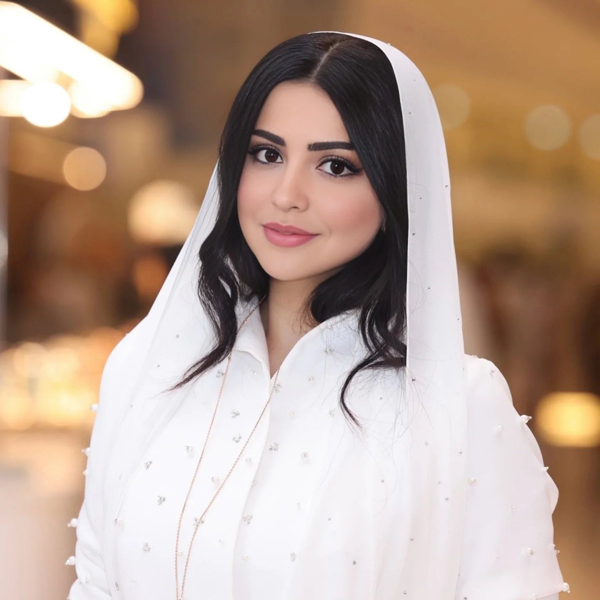 ReemAl12860's tweet photo. أوصفني بكلمتين فقط 🙈 https://t.co/FGdx08Gp6m