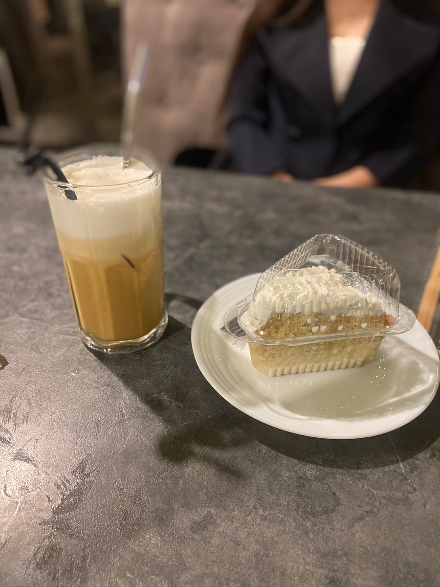 titiiism's tweet photo. دلم واسه کیک سه شیرای کافه فِرِد لک زده🥹 https://t.co/xUeXdWXKy1