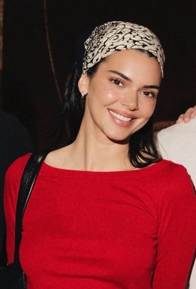 yslgirlx's tweet photo. Kendall jenner https://t.co/RkpkaTiXrp