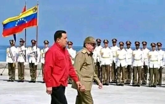 AlbalAcuna's tweet photo. El pueblo de #Cuba, recuerda al amigo, al hermano,al incansable Hugo Rafael Chávez Frías en su 72 Aniversario. #ChavezVive. https://t.co/xZwpGQwnlh