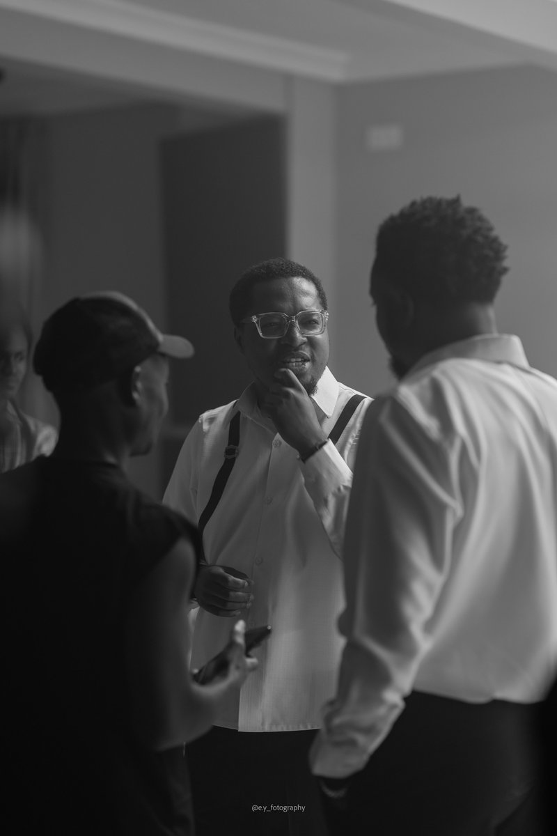 KOJO_Cue's tweet photo. First time I was sent this song to me I sat in silence and contemplation for about 30 minutes. It felt like the right message finding me at the right time. I hope it finds you at the right time too.

God’s Time with @kwekudarlingtongh out on all platforms!!!

Last Picture be where the sauce dey - Big KANI & Biggest KANI!!!