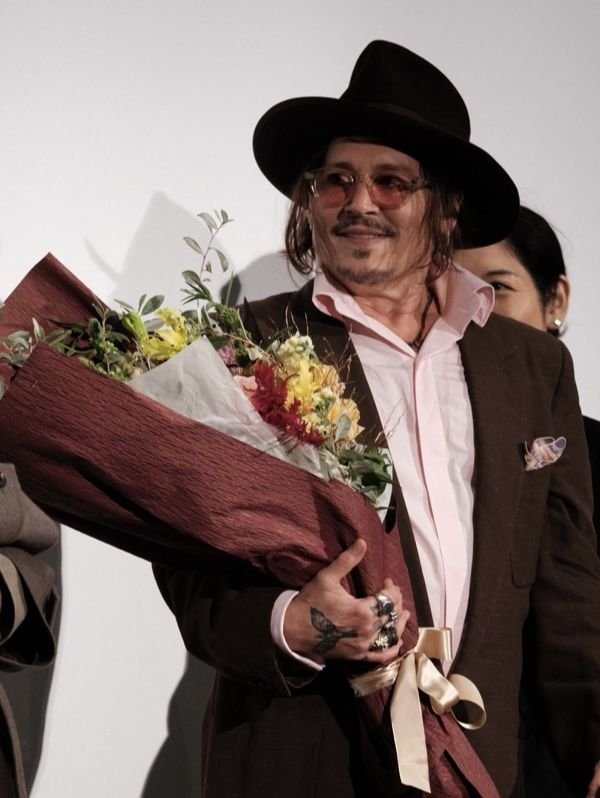JDepp64462's tweet photo. Love is found in the little things, patience, loyalty, laughter, and thoughtful gestures. A lasting relationship is built by two hearts that choose each other every day, through both the good times and the difficult ones.

Who's accepting these flowers with love? https://t.co/URt5UZuD4K