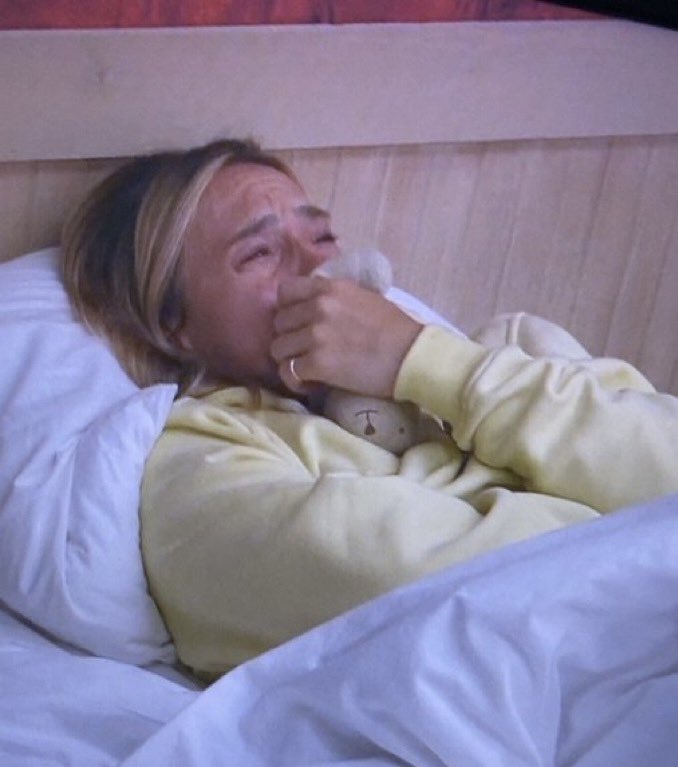 moutenzo's tweet photo. besoin qu’Arthur soit éliminé pour qu’Océane soit dans le mal et que sa grande soeur Marie Garet vienne lui donner des conseils la semaine prochaine💭 #SecretStory https://t.co/O9GoMpRwkM