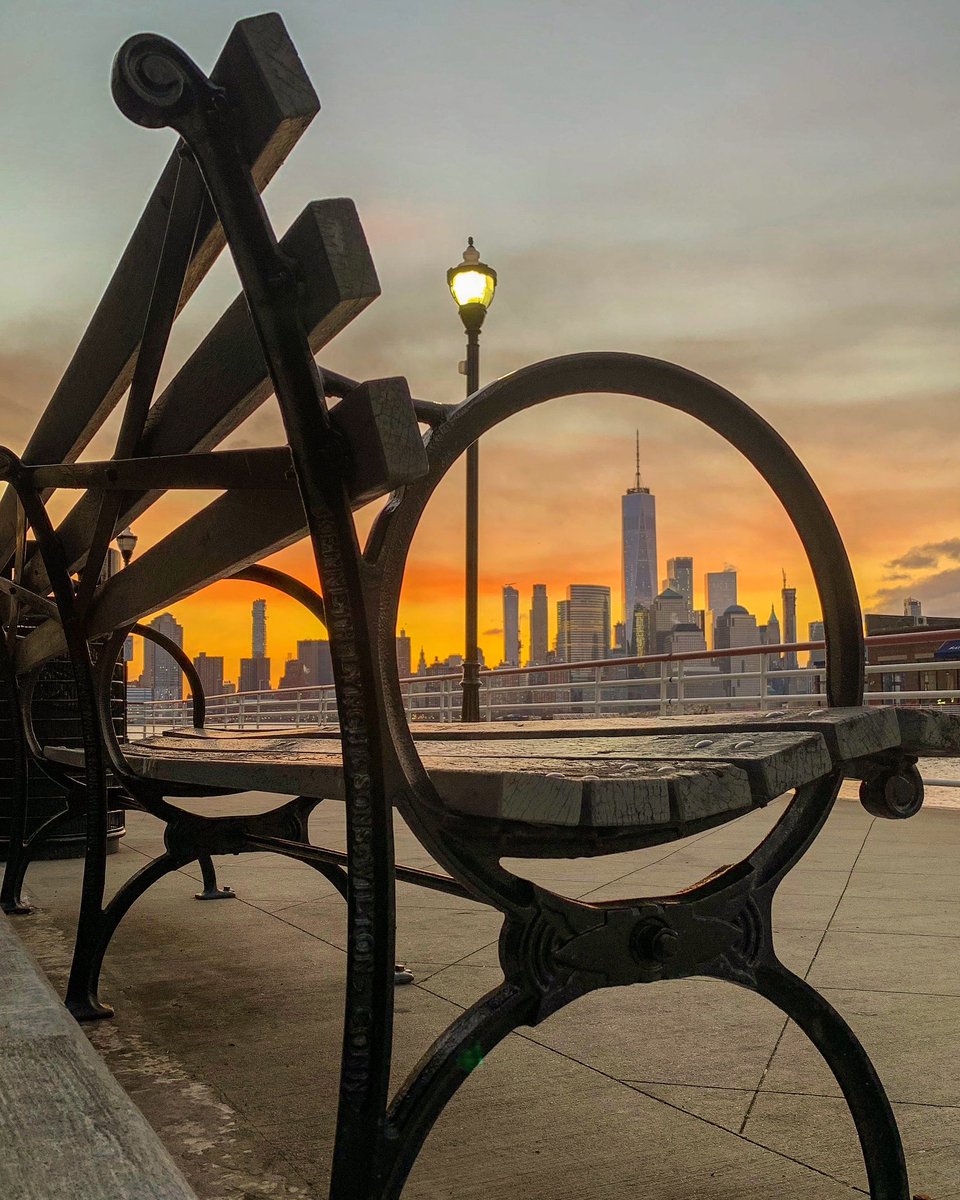 nyclovesnyc's tweet photo. Sunrise over Lower Manhattan viewed from the Hudson River Waterfront Walkway in Newport, Jersey City, New Jersey https://t.co/8jJXydKTLW