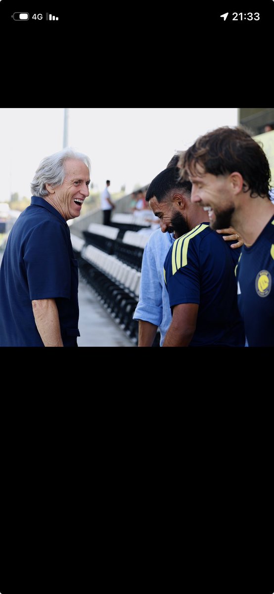 megbasco123's tweet photo. المدرب الكبير خوسيس يزور معسكر #النصر اليوم في لشبونه لا تلومونه في عشق النصر بيئه من عمل فيها يعشقها عشق الهيام والغرام https://t.co/gXt0pyBPOw