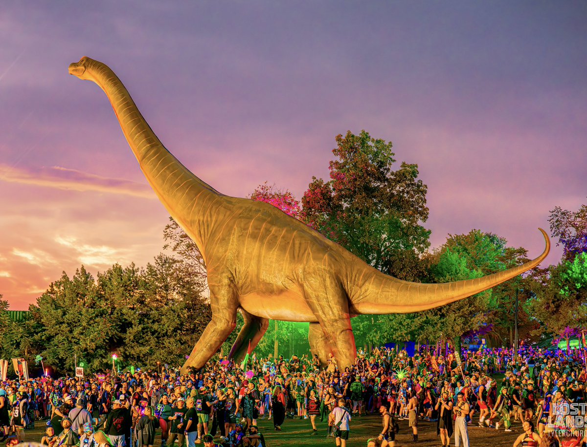 lost_lands's tweet photo. Sunsets at Lost Lands
12/10
No notes ✨ 🦕 https://t.co/7ZAeFnEnQw