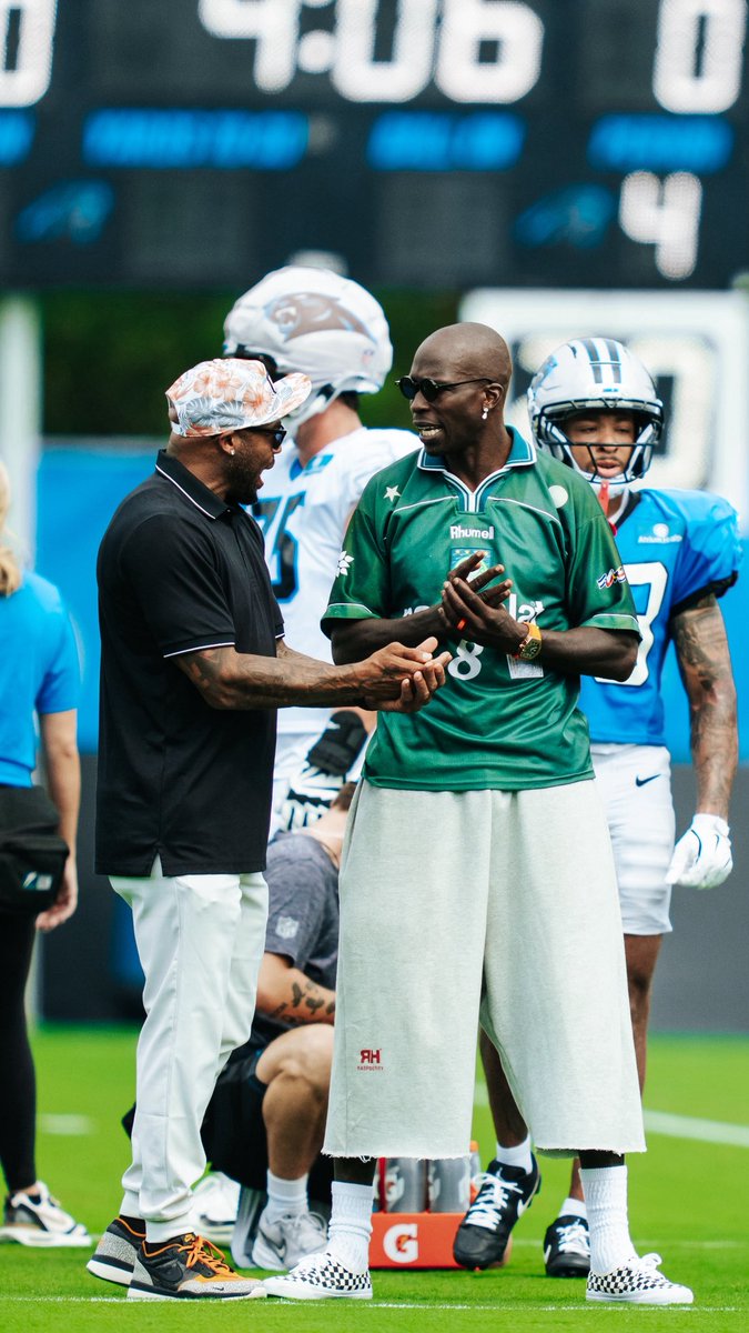 ochocinco's tweet photo. #Keeppounding https://t.co/rlcYyYAKH6