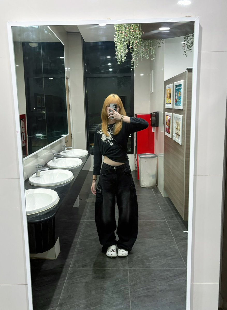 qaxjjzn's tweet photo. ( #CoerSelcaDay #COSD ) https://t.co/l6ObnjQ81R