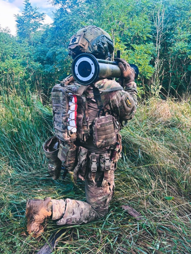 AVC_Ukraine's tweet photo. 「大規模侵攻の発端よりも前から、日本はウクライナの側に立ち続けてきました。今、アジア義勇軍は、自由と正義のために戦いたいと願う日本人ボランティアにその場を設けています。
From even before the full-scale invasion, Japan has stood by Ukraine, now, Asian Volunteer Corps is providing a platform for Japanese volunteers to fight for freedom and justice.

Join The Fight/戦いに参加しよう:
https://t.co/hdZwTovuyH