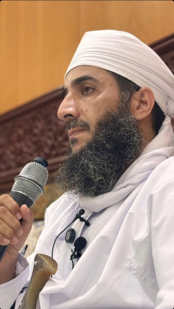 Akil1973A's tweet photo. من دوحة العلم من أمجاد جاعدنا
جاد الزمان بنجم يتبع الأثرا

فكر منير يجلي كل معضلة
ودرسه العذب يدني الآي والسورا

يا رب بارك لنا كهلان داعية
هذي عمان جنت من علمه دررا

شعر: عبدالله بن مبارك العبري https://t.co/inCjRkTC7r