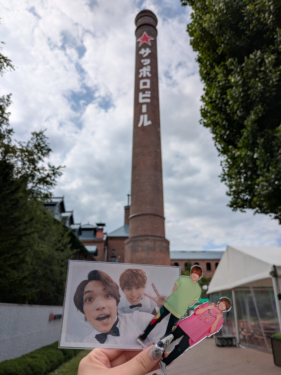 44kyun925's tweet photo. 原くんが前行ってたビール園に去年こうたくんの人に連れて行ってもらったんだけど工事してて、今年やっと綺麗な状態で写真撮れた🍻 https://t.co/2OrpU4zxO0