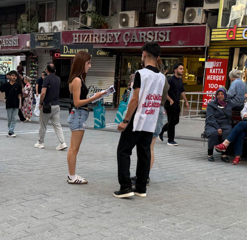 bdninsesi2's tweet photo. Birlik ve Dayanışma Gazetesi'nin 12.sayısı “Emperyalistlerin Planını Emekçiler Boşa Düşürecek!” manşetiyle İstanbul Okmeydanı ve Avcılar’daydık. https://t.co/EIPzO3kk5R