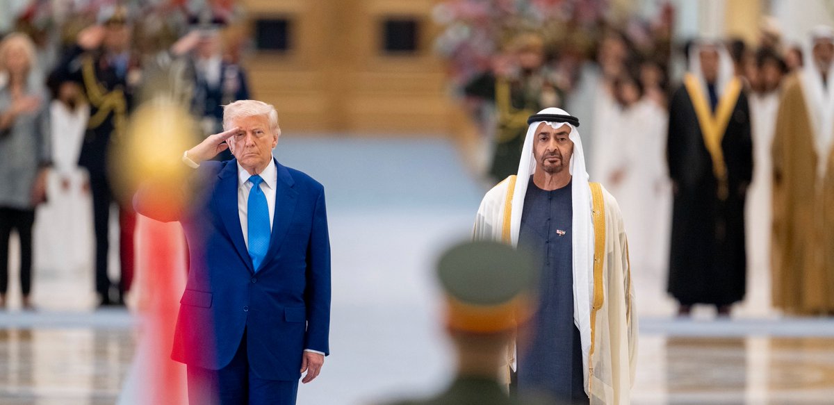 kh3lij_Arabi's tweet photo. 🔴 🇦🇪🇺🇸 أبرز دوافع اختيار دولة الإمارات:

• الدولة لديها استثمارات ضخمة في البنية التحتية، والحوسبة المتقدمة، ومراكز البيانات.
• تمتلك منظومة وقدرات تقنية متقدمة، وهي من بين الأكثر تطورًا في العالم.
• الاستقرار الاقتصادي والأمن، والقدرة على تنفيذ المشاريع العملاقة. https://t.co/i6cweOfmrb