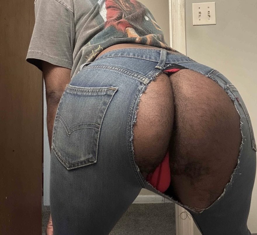 mrjigglecheeks's tweet photo. Work sent me home said my pants weren’t appropriate 🤔 https://t.co/1bkrikvJ4x