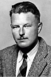 japponce's tweet photo. #CineyLetras #CineyLiteratura #Libros #Escritores Malcolm Lowry (1909N) Novelista británico famoso por escritura intensa y autodestructiva.Rompió normas sociales. Adicto al alcohol que marcó vida personal y profesional. Murió de 47a x sobredosis. Obra maestra: "Bajo el Volcan". https://t.co/QJSMWTSORQ